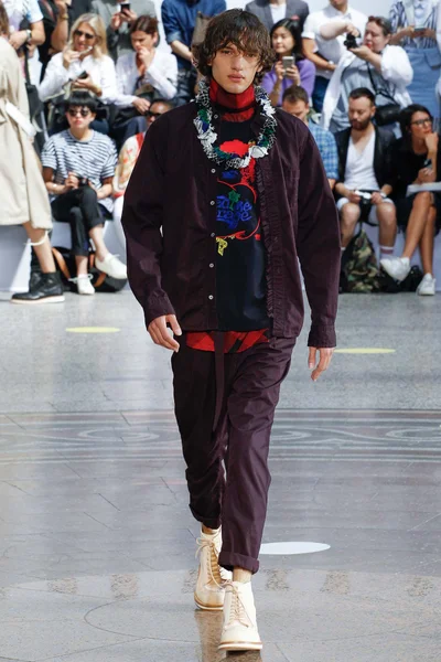 Look 30